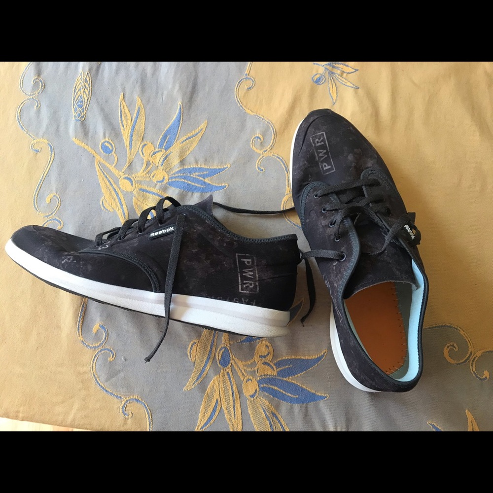 Reebok sneakerssize 9